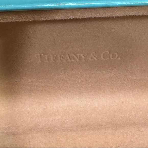 Tiffany & Co. Hard Shell Eyeglass Case With Cleaning Cloth - Picture 6 of 9